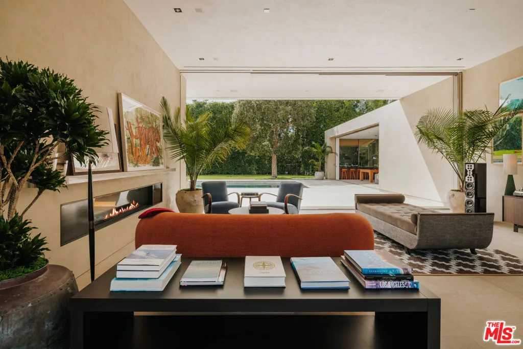 717 Moreno Avenue, Los Angeles, California 90049 home-pic-8