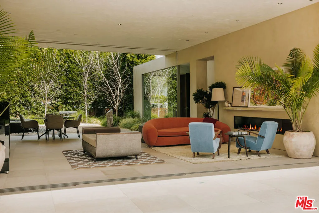 717 Moreno Avenue, Los Angeles, California 90049 home-pic-9