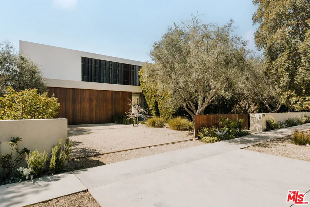 717 Moreno Avenue, Los Angeles, California 90049 home-pic-2
