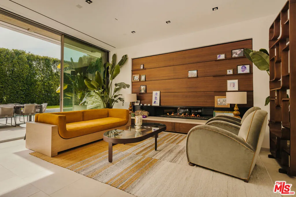 717 Moreno Avenue, Los Angeles, California 90049 home-pic-16