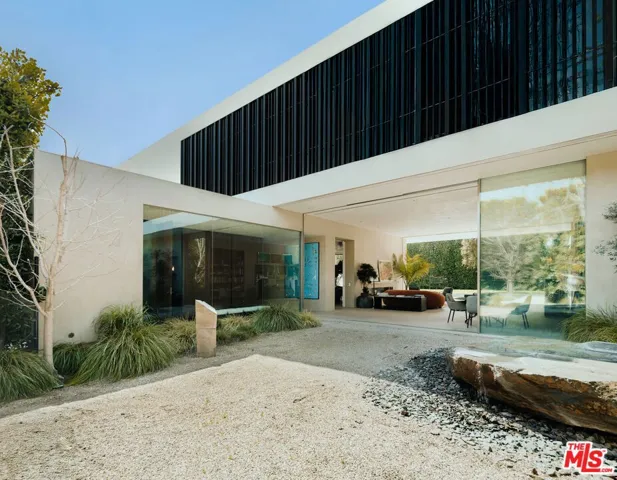 717 Moreno Avenue, Los Angeles, California 90049 — photo 4