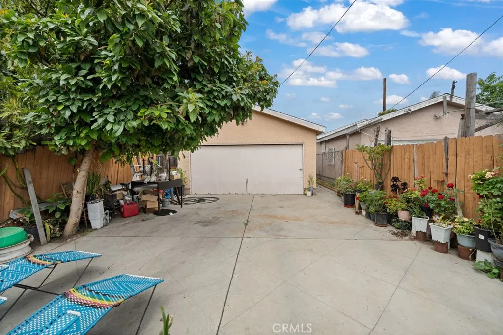 9514 Juniper Street, Los Angeles, California 90002 home-pic-15