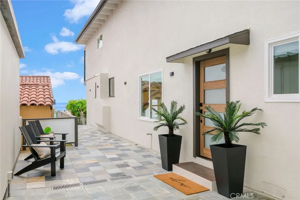 Private entrance behind gate