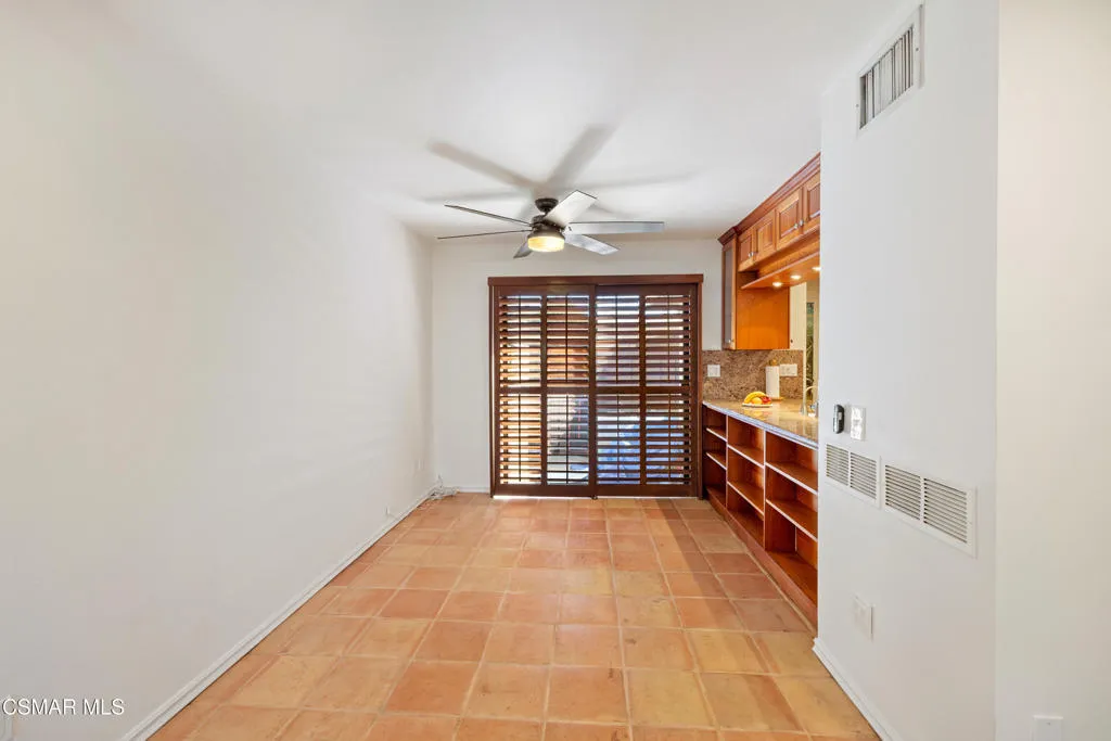 28831 Oakpath Drive 44, Agoura Hills, California 91301 home-pic-3