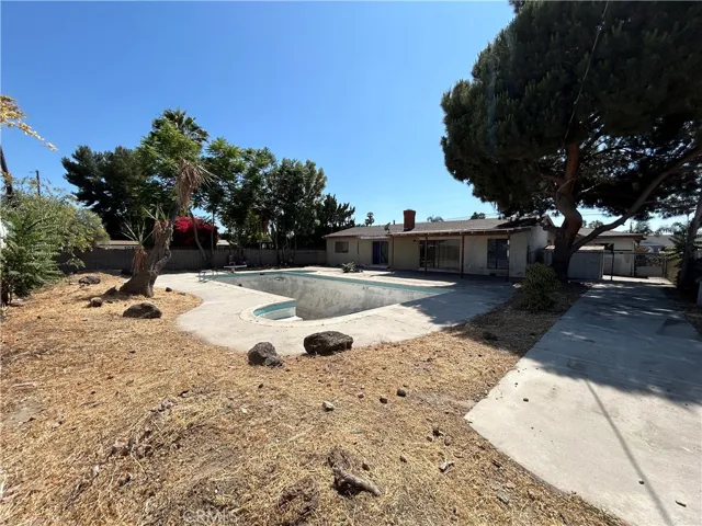 6910 Bellaire Avenue, North Hollywood, California 91605