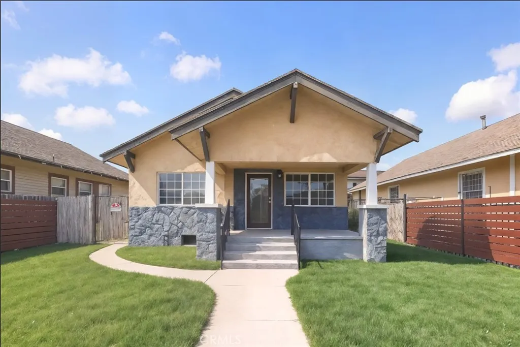 5840 S Olive Street, Los Angeles, California 90003 home-pic-0