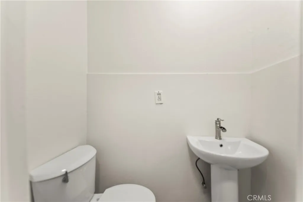 5840 S Olive Street, Los Angeles, California 90003 home-pic-8