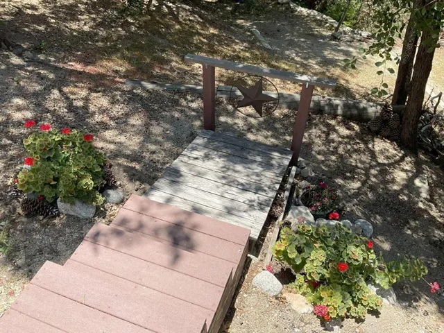 Steps down to side yard