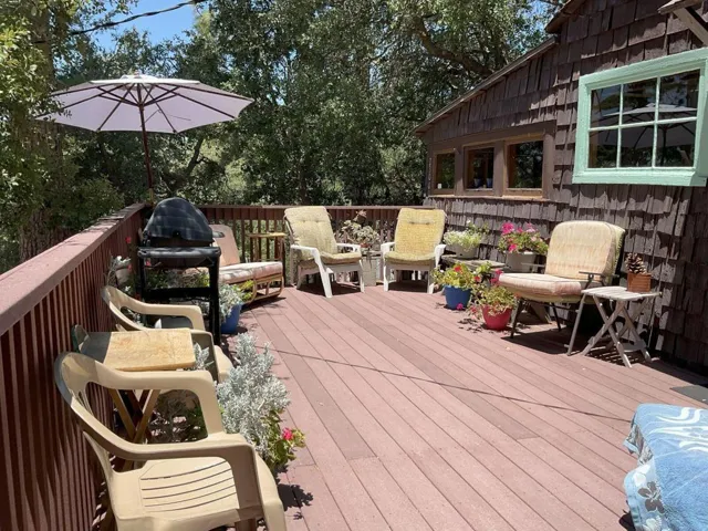 Delightful side deck