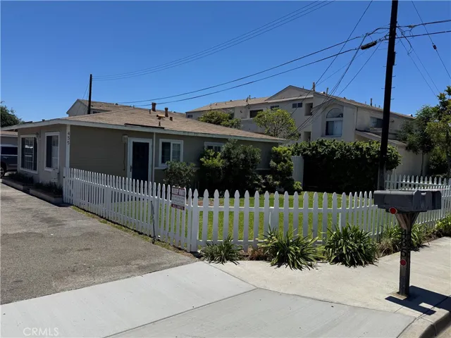 435 Hamilton Street A, Costa Mesa, California 92627