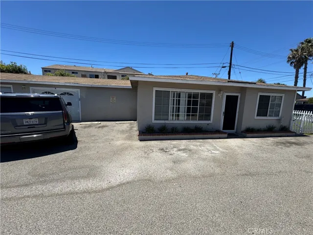 435 Hamilton Street A, Costa Mesa, California 92627