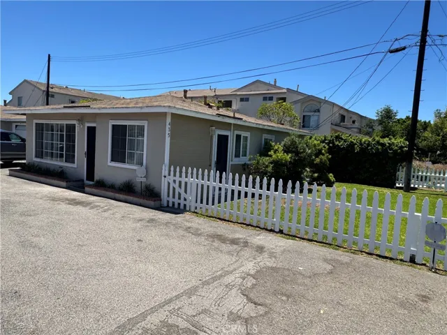 435 Hamilton Street A, Costa Mesa, California 92627
