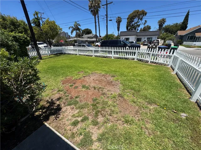 435 Hamilton Street A, Costa Mesa, California 92627