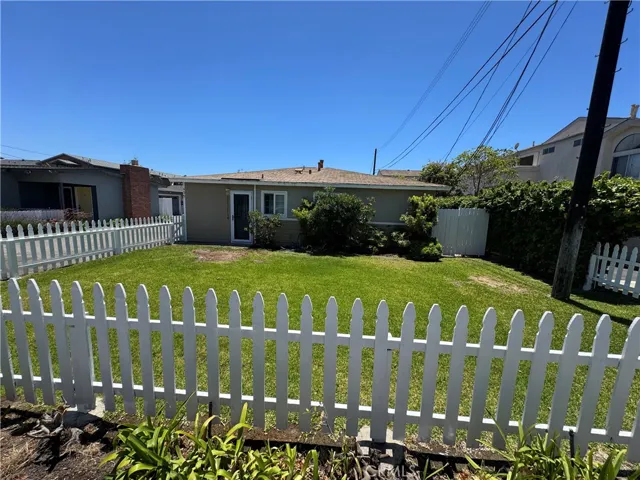 435 Hamilton Street A, Costa Mesa, California 92627