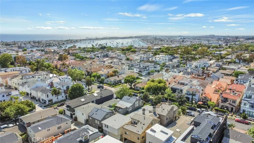 606 Begonia Avenue, Corona Del Mar, California 92625