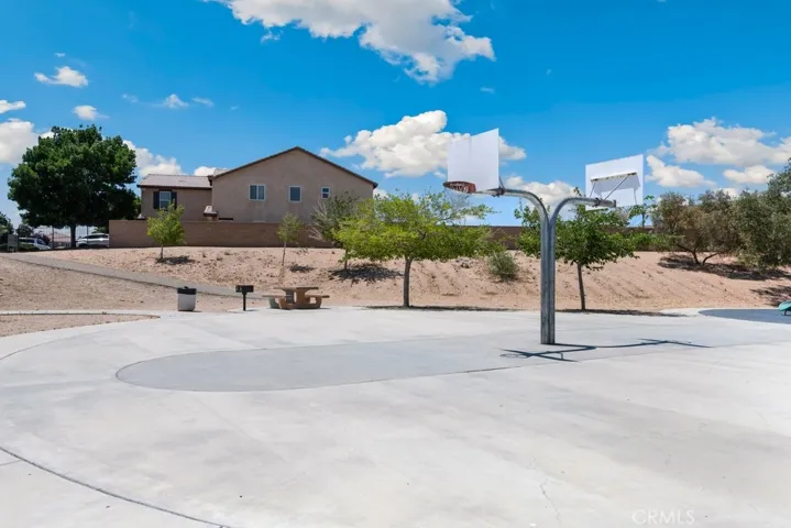 14075 Tourmaline Street, Hesperia, California 92344