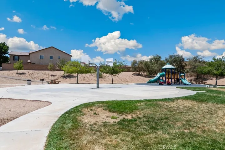 14075 Tourmaline Street, Hesperia, California 92344