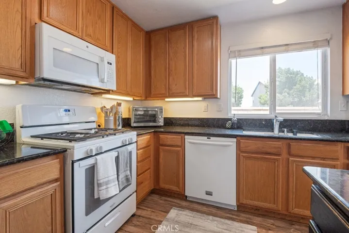 14075 Tourmaline Street, Hesperia, California 92344