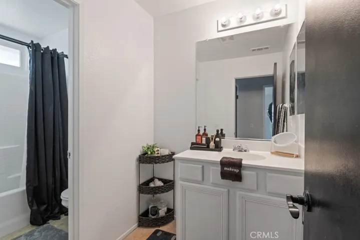14075 Tourmaline Street, Hesperia, California 92344