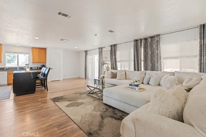 14075 Tourmaline Street, Hesperia, California 92344