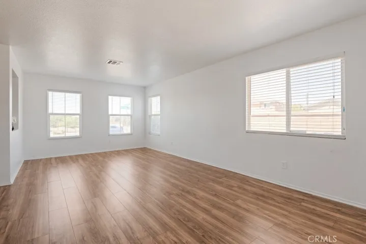 14075 Tourmaline Street, Hesperia, California 92344