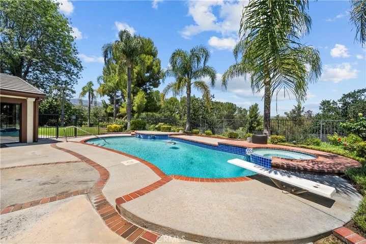 25472 Via Acorde, Valencia, California 91355