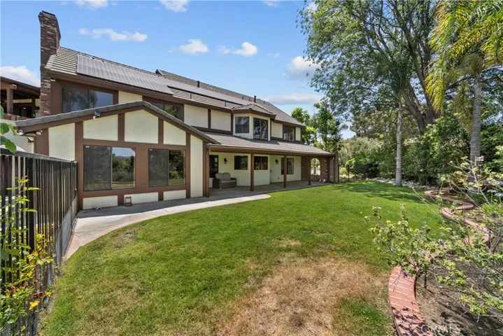 25472 Via Acorde, Valencia, California 91355