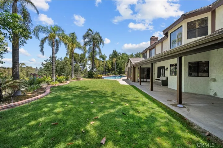 25472 Via Acorde, Valencia, California 91355