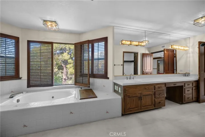 25472 Via Acorde, Valencia, California 91355
