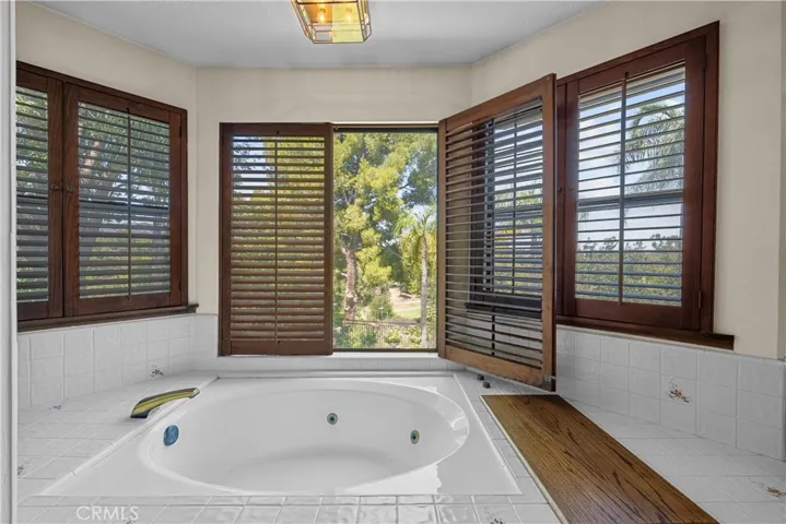 25472 Via Acorde, Valencia, California 91355