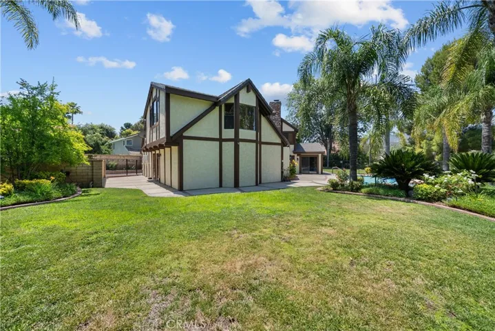 25472 Via Acorde, Valencia, California 91355
