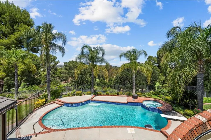 25472 Via Acorde, Valencia, California 91355