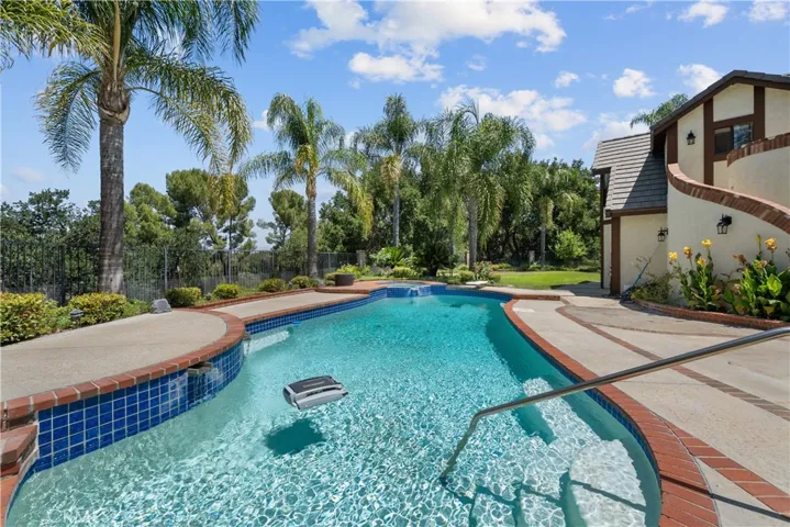 25472 Via Acorde, Valencia, California 91355