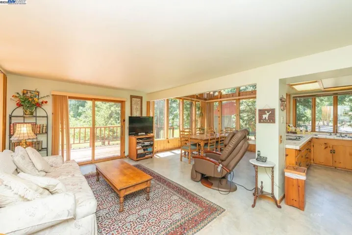 30 Dorleska Ct., Trinity Center, California 96091