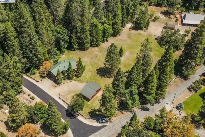 30 Dorleska Ct., Trinity Center, California 96091