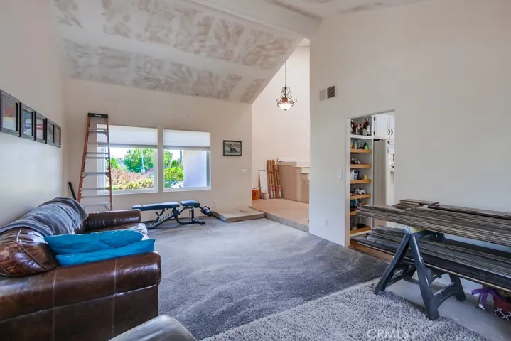 9120 Meadowrun Place, San Diego, California 92129