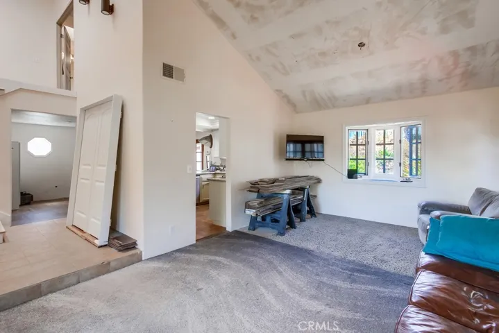 9120 Meadowrun Place, San Diego, California 92129