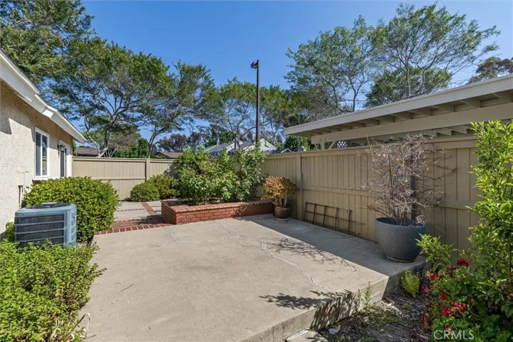 139 Rockwood 39, Irvine, California 92614