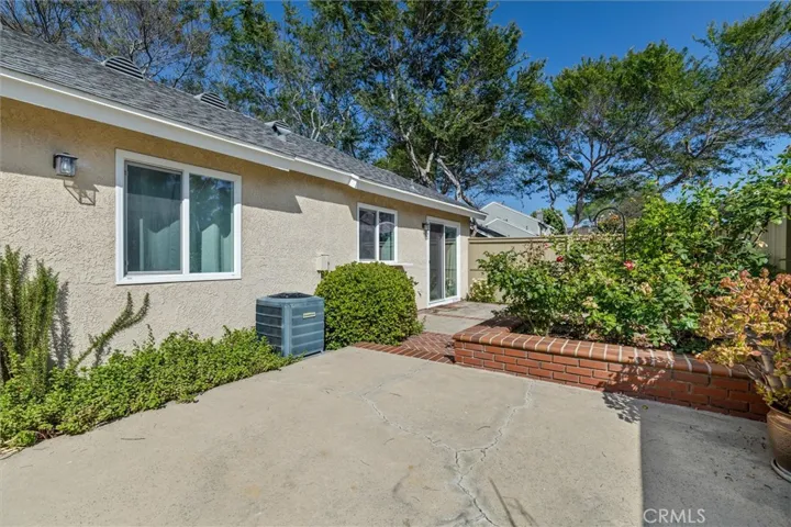 139 Rockwood 39, Irvine, California 92614