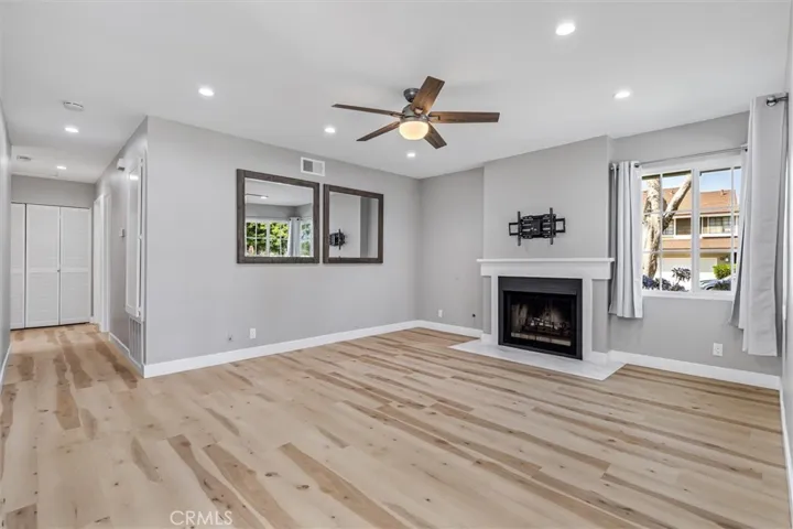 139 Rockwood 39, Irvine, California 92614