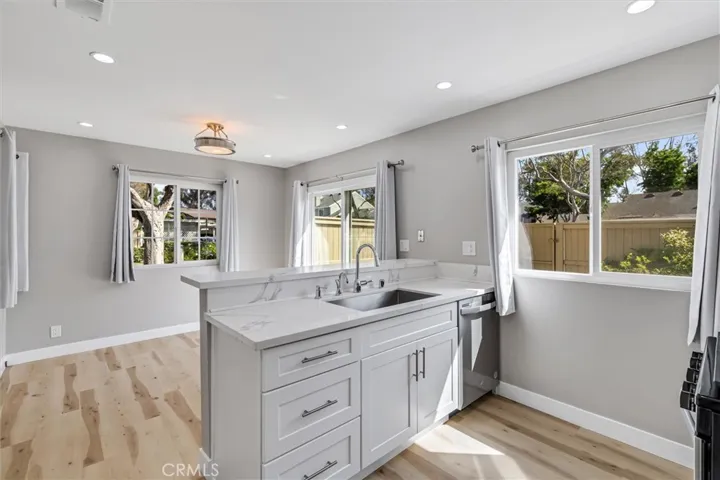 139 Rockwood 39, Irvine, California 92614