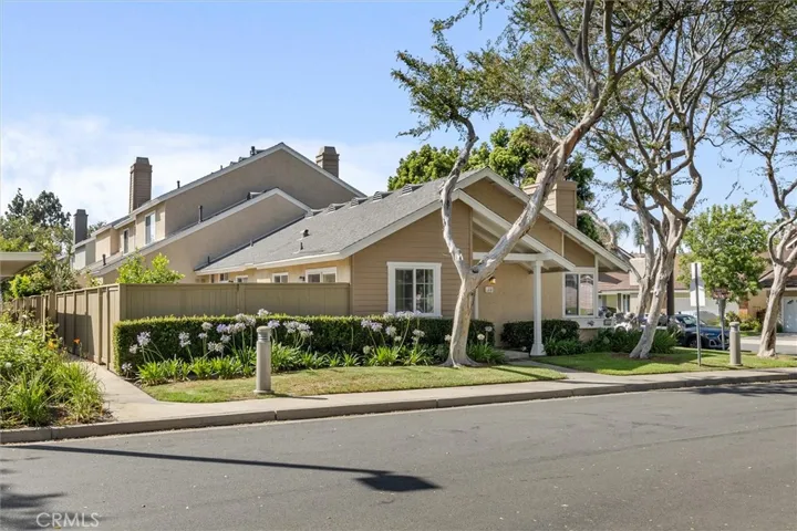 139 Rockwood 39, Irvine, California 92614