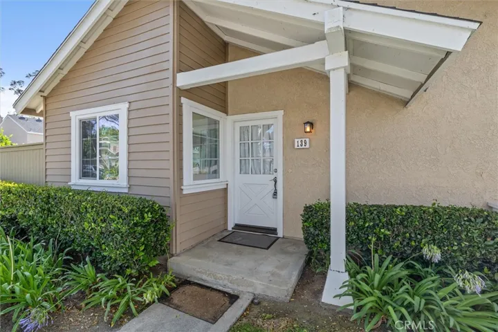 139 Rockwood 39, Irvine, California 92614