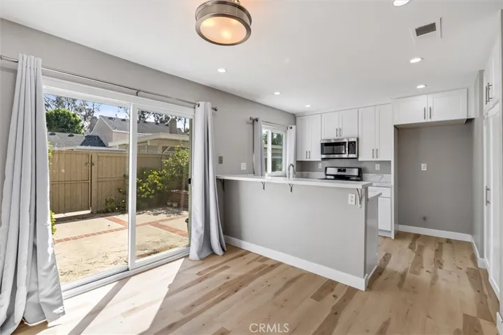 139 Rockwood 39, Irvine, California 92614