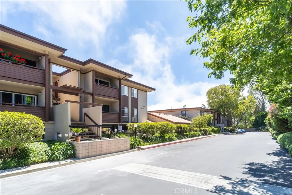 5927 Armaga Spring Road I, Rancho Palos Verdes, California 90275 home-pic-0