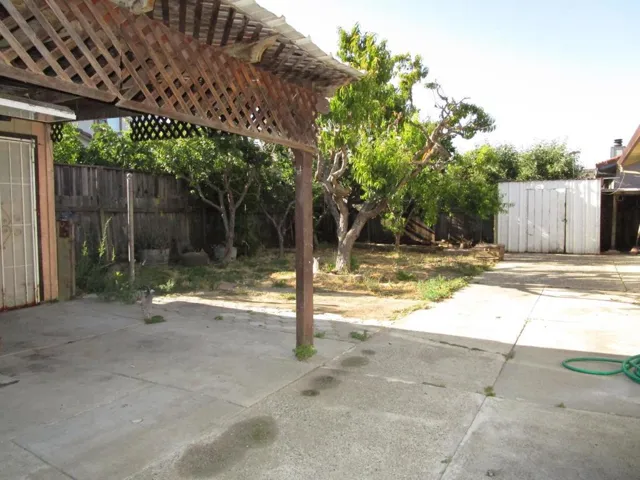 271 Carnoble Drive, Hollister, California 95023