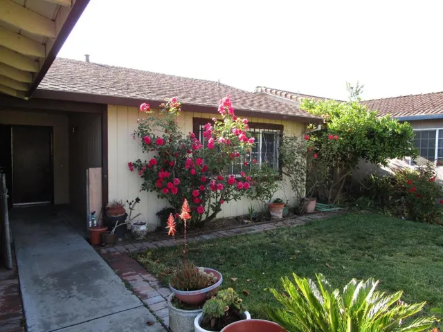 271 Carnoble Drive, Hollister, California 95023
