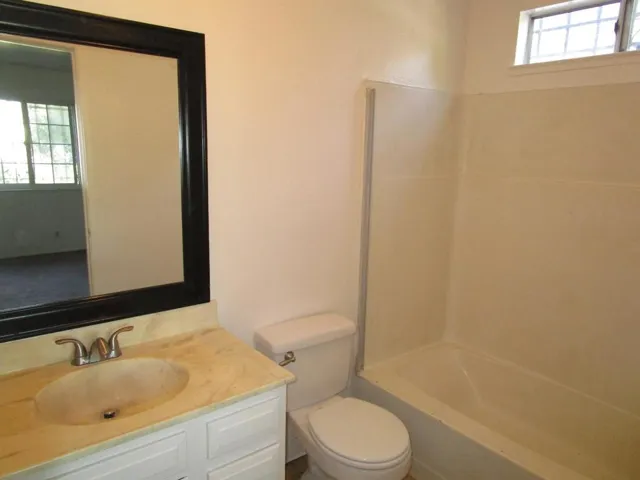 271 Carnoble Drive, Hollister, California 95023