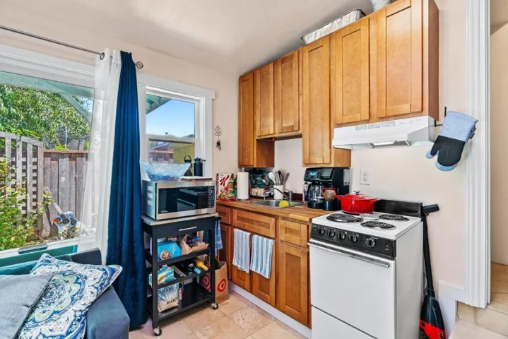68 Live Oak Road, Royal Oaks, California 95076