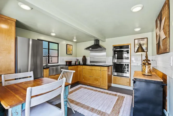 68 Live Oak Road, Royal Oaks, California 95076